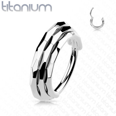Titan Segmentring Clicker Triple Lined Faceted Side